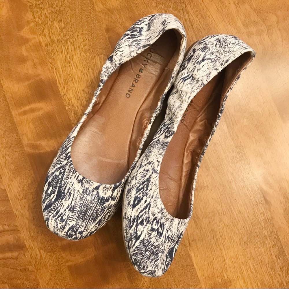 Lucky Brand Navy Blue & White Pattern Flats Size 7